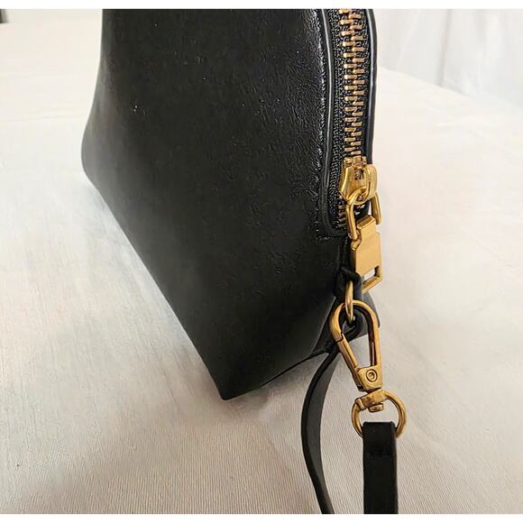 Miztique Black Zip Clutch Purse 7" x 5 1/2"  Gold Zipper - Picture 2 of 6